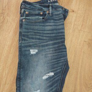 American Eagle destroyed skinny jean